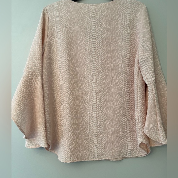 Textured blouse - Picture 3 of 3